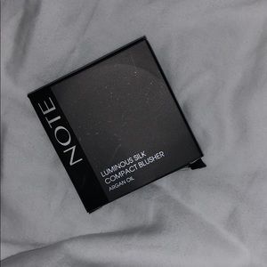 Note brand compact Blush